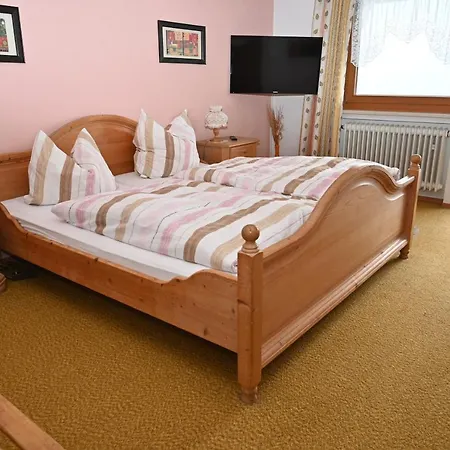 Pension Klein Гостевой дом 3*