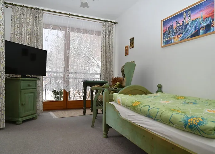 Pension Klein بيت ضيافة